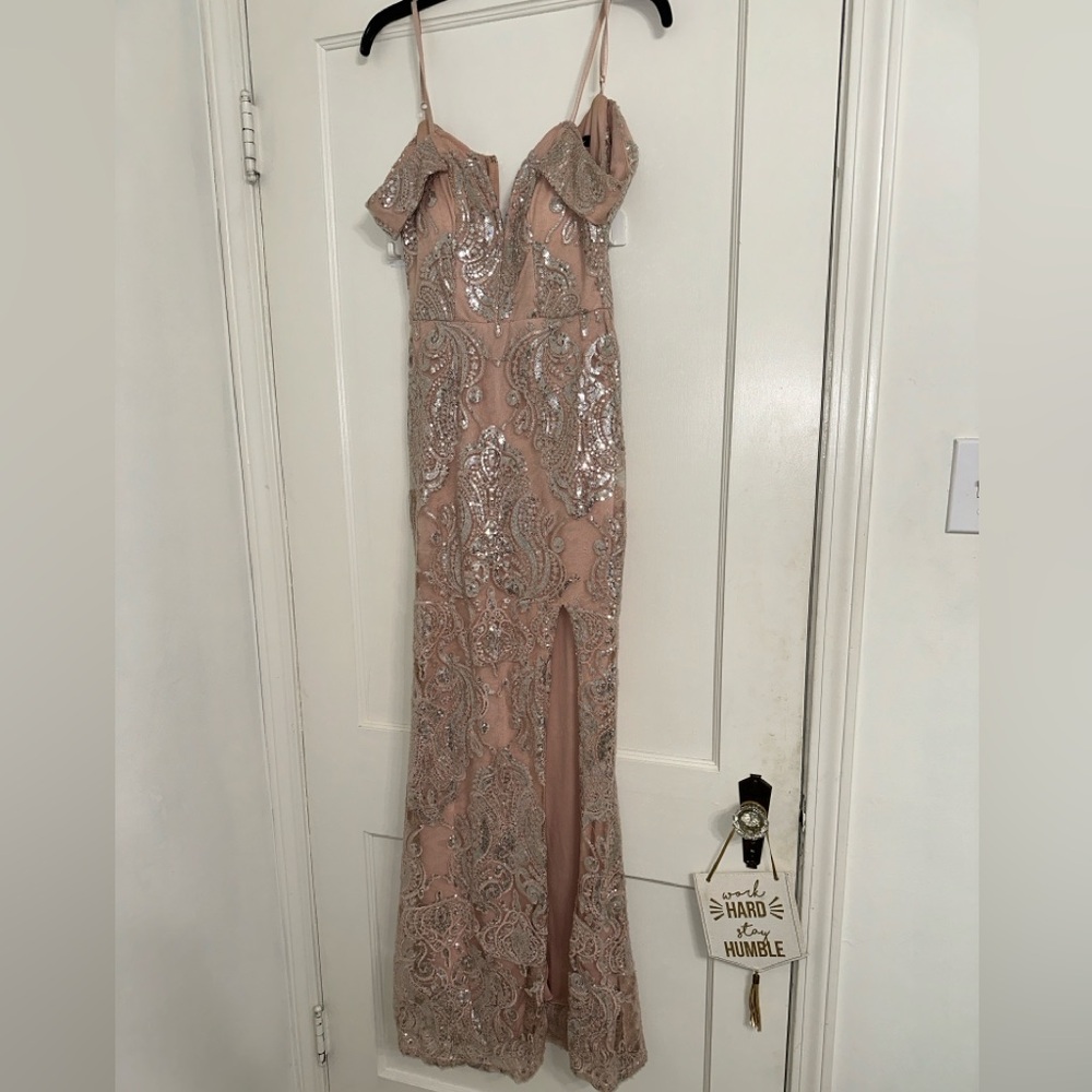 CHAMPAGNE AND SILVER JODI KRISTOPHER NWOT DRESS